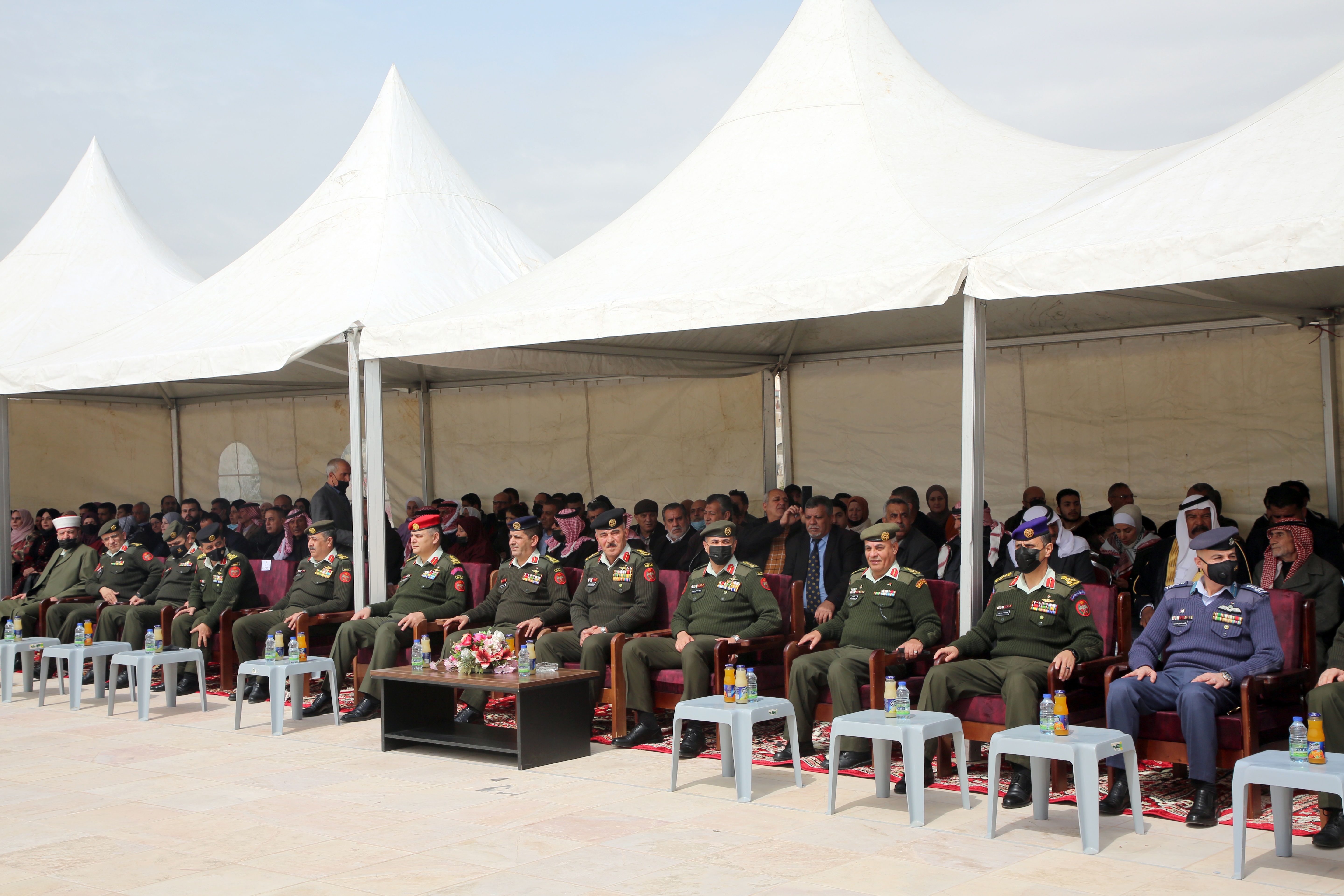 القوات المسلحة تكرم ذوي شهداء معركة الكرامة في صرح الشهيد عمان